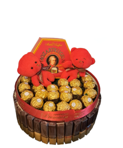 TORTA OD SLATKIŠA SA MEDAMA I MOZARTOM-072