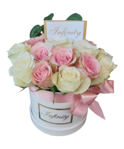 ROZE I BELE RUŽE U KUTIJI